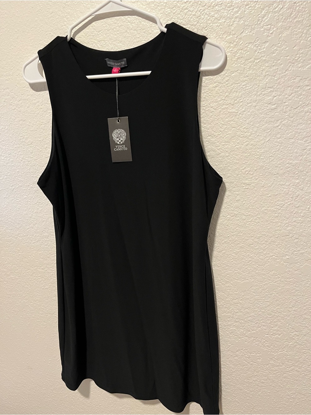 Vince Camuto Black Sleeveless Crewneck Tank